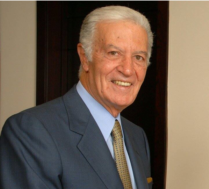 السيد الأستاذ/ حاتم علي صادق