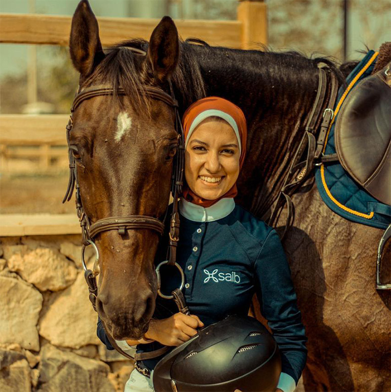 رعاية بطلة الخيل أية قدري